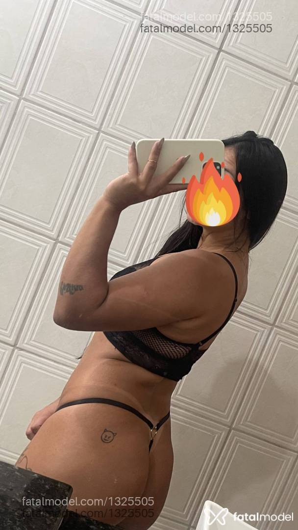 Acompanhante mulher morena (o) de olhos castanhos - Karen Mello