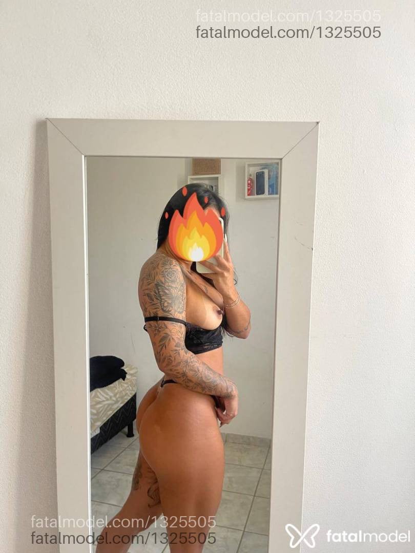 Acompanhante mulher morena (o) de olhos castanhos - Karen Mello