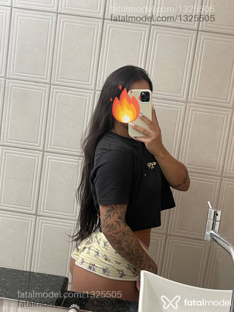 Acompanhante mulher morena (o) de olhos castanhos - Karen Mello
