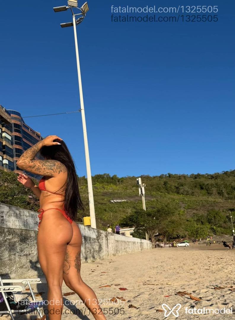 Acompanhante mulher morena (o) de olhos castanhos - Karen Mello