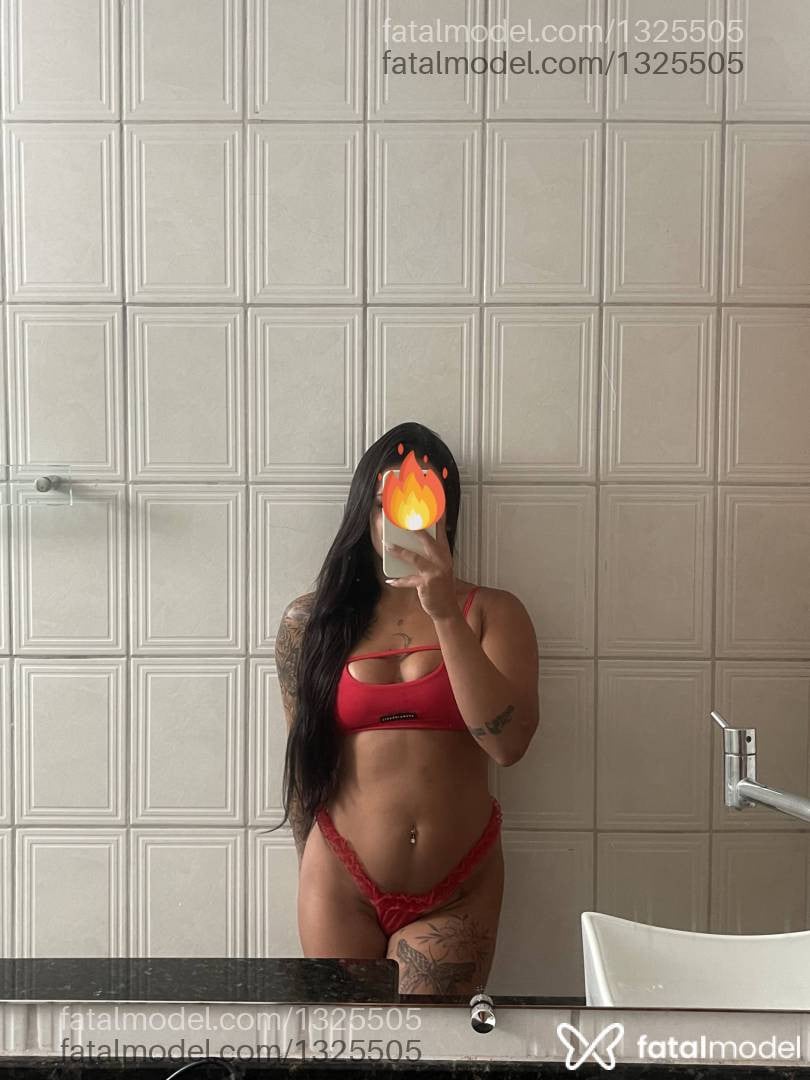 Acompanhante mulher morena (o) de olhos castanhos - Karen Mello