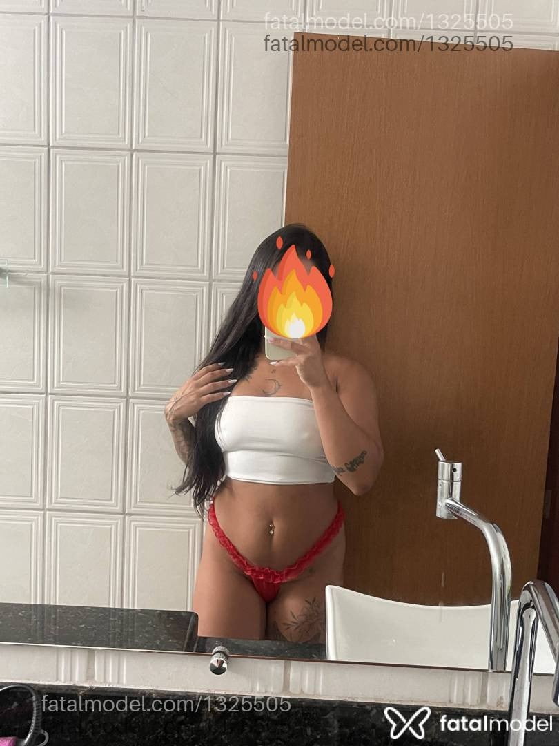 Acompanhante mulher morena (o) de olhos castanhos - Karen Mello