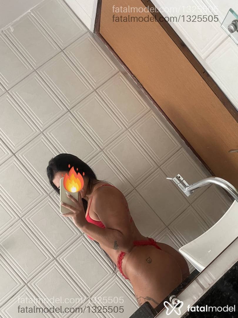 Acompanhante mulher morena (o) de olhos castanhos - Karen Mello