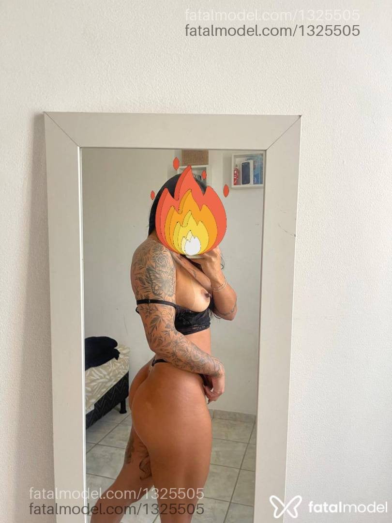 Acompanhante mulher morena (o) de olhos castanhos - Karen Mello