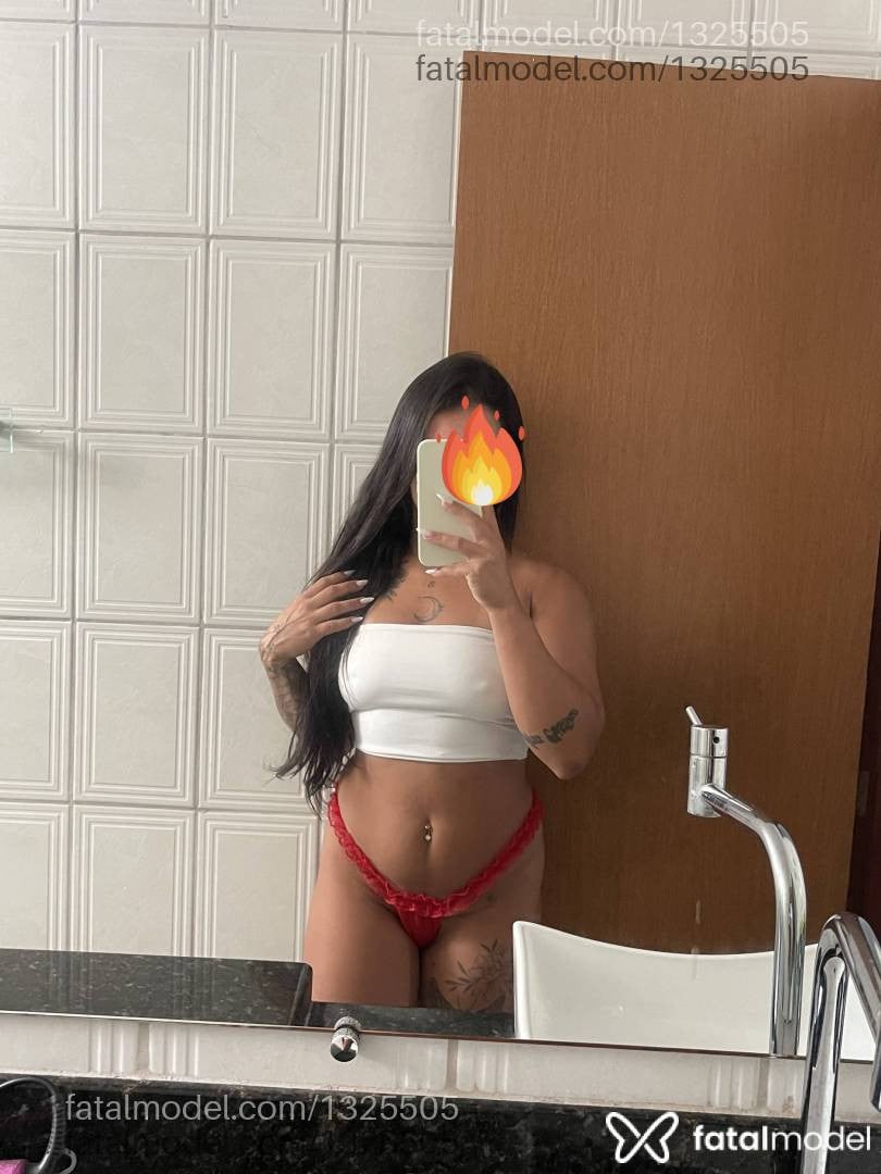 Acompanhante mulher morena (o) de olhos castanhos - Karen Mello