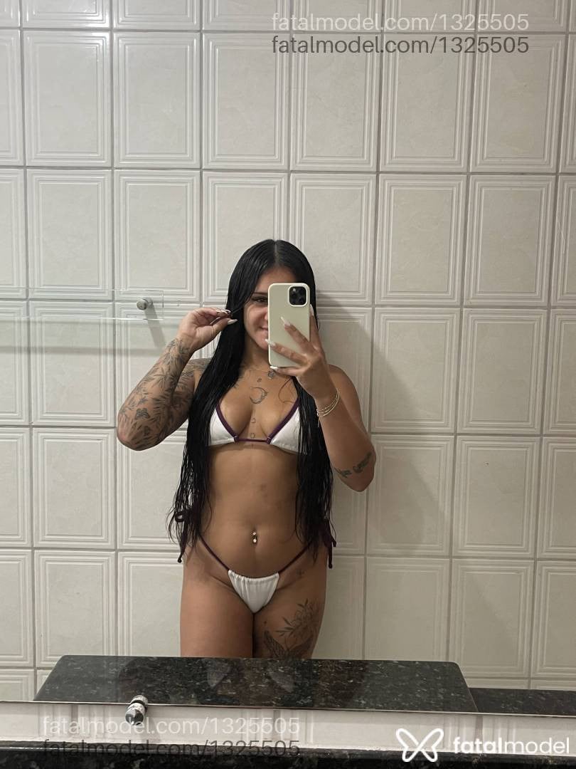 Acompanhante mulher morena (o) de olhos castanhos - Karen Mello