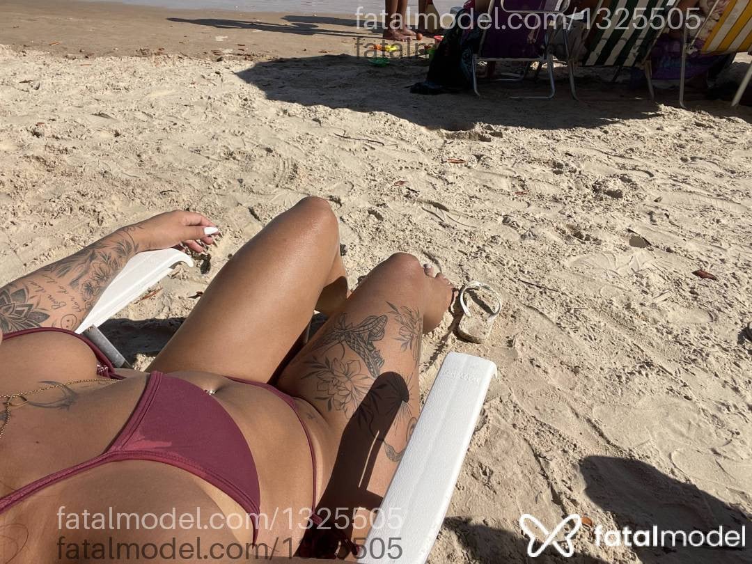 Acompanhante mulher morena (o) de olhos castanhos - Karen Mello