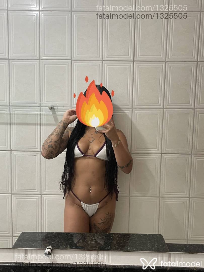Acompanhante mulher morena (o) de olhos castanhos - Karen Mello
