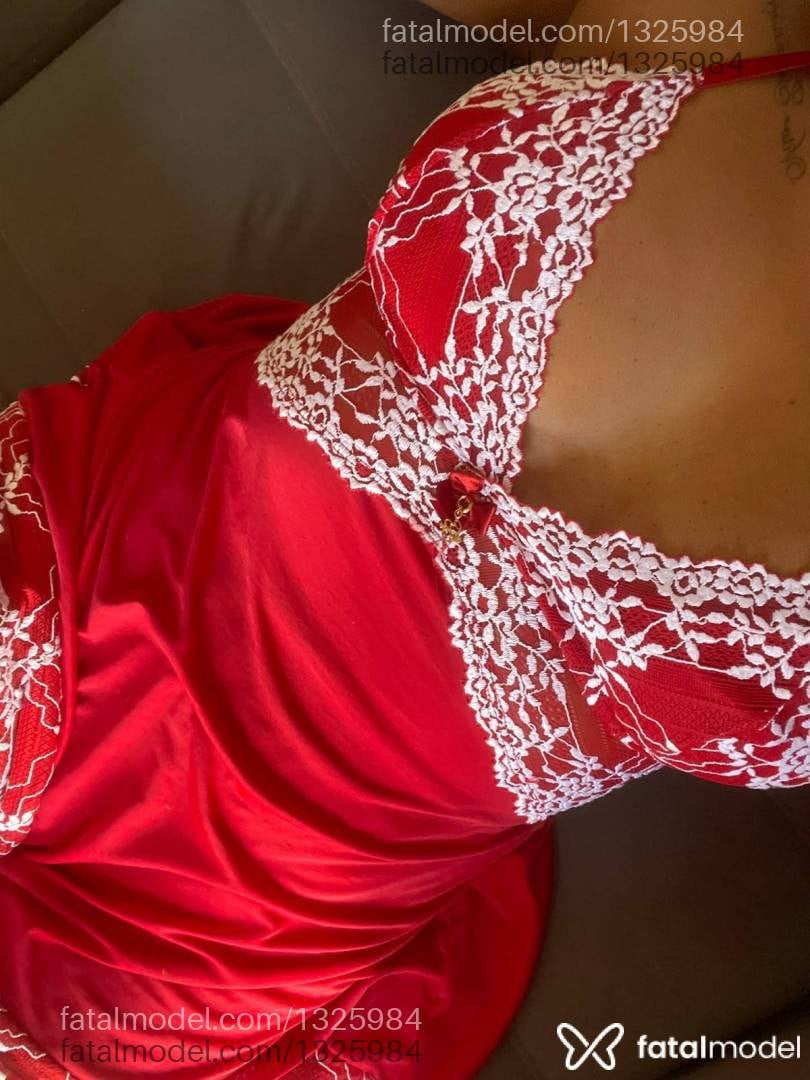 Acompanhante mulher morena (o) de olhos pretos - Dhenifer