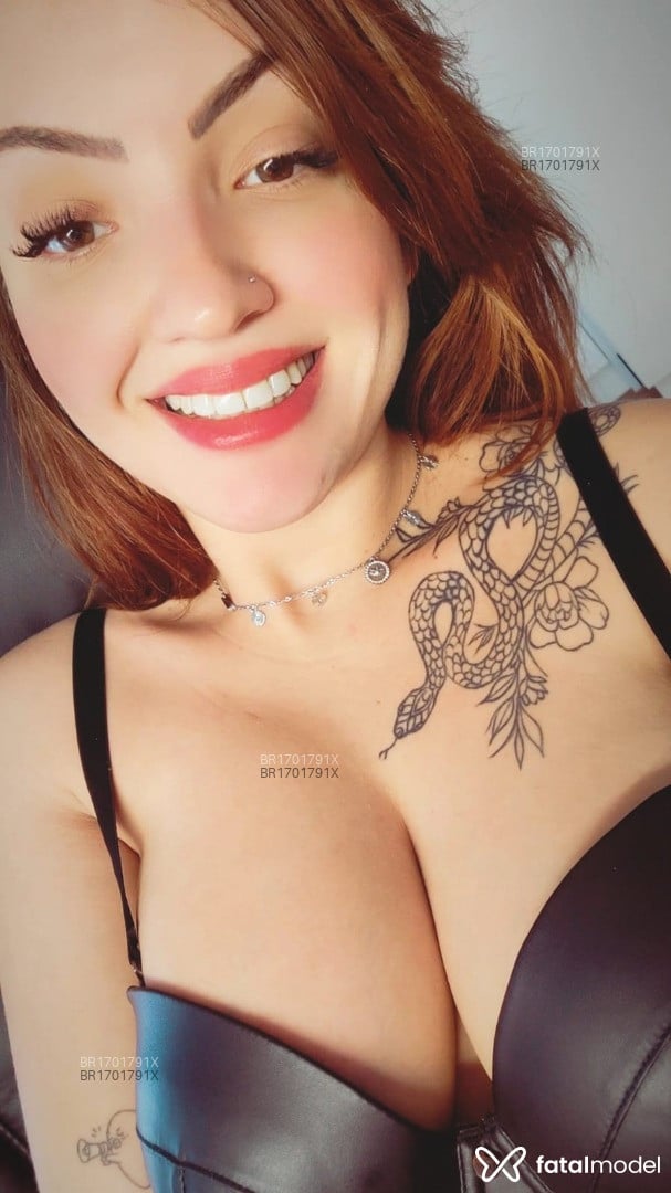 Acompanhante mulher ruiva (o) de olhos castanhos em São Paulo - Karoline Ginger