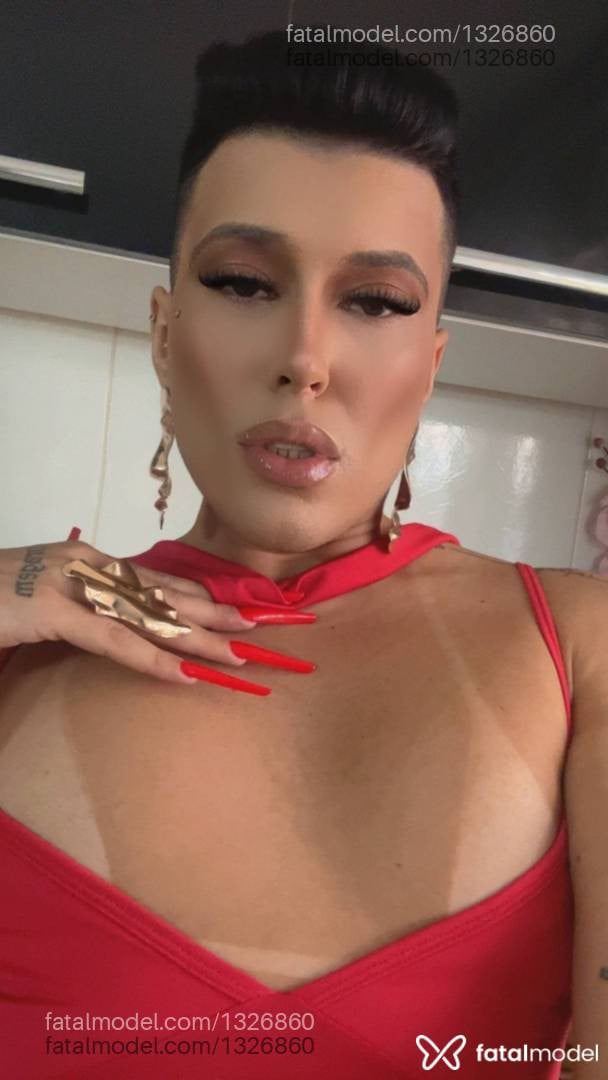Acompanhante homem morena (o) de olhos castanhos em Joinville - Victor Martinelli