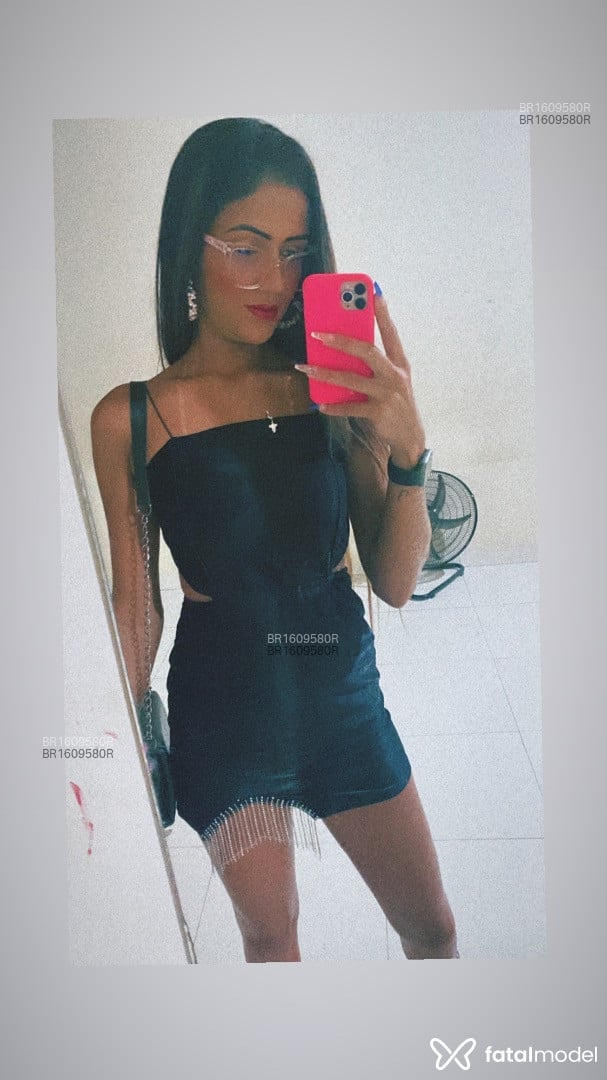 Acompanhante mulher com cabelo castanho de olhos castanhos em Primavera do Leste - Laura