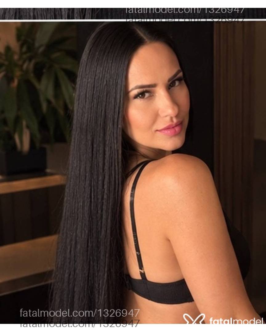 Acompanhante mulher com cabelo castanho de olhos castanhos - Isabella