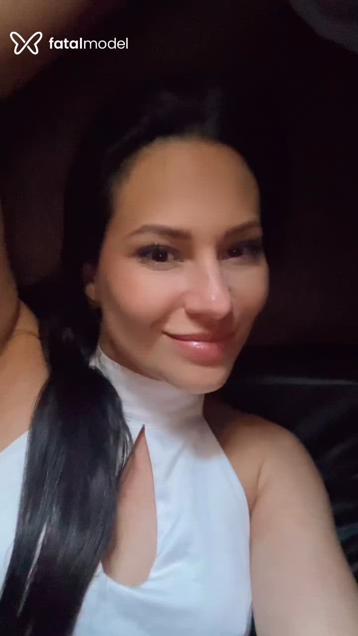 Acompanhante mulher com cabelo castanho de olhos castanhos - Isabella