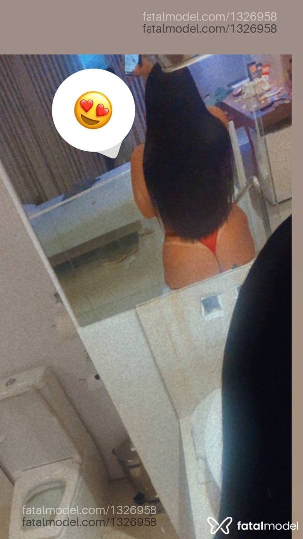 Acompanhante mulher morena (o) de olhos pretos - Bruna