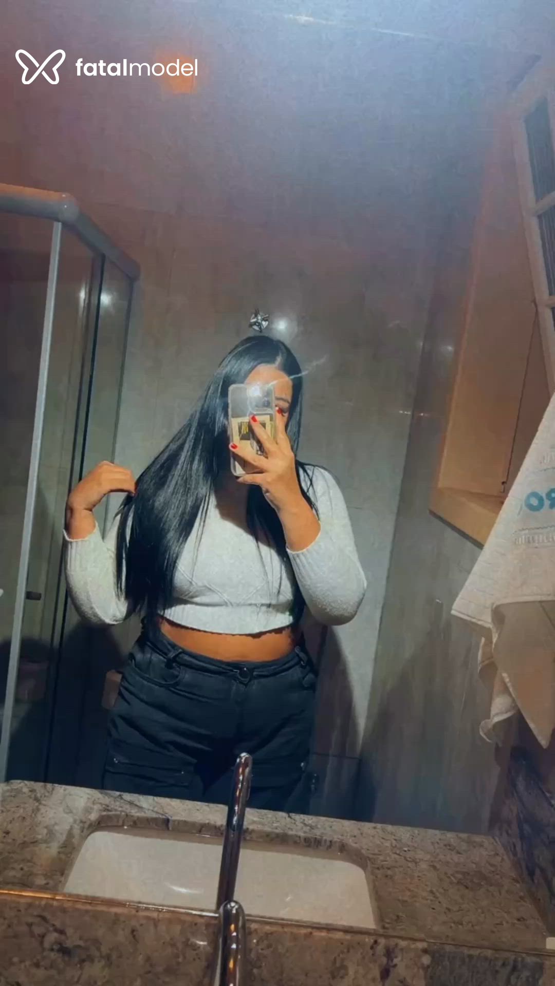 Acompanhante mulher morena (o) de olhos pretos - Bruna