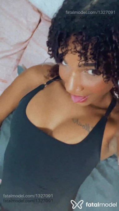 Acompanhante mulher com cabelo castanho de olhos pretos em Rio de Janeiro - Larissa Mendes