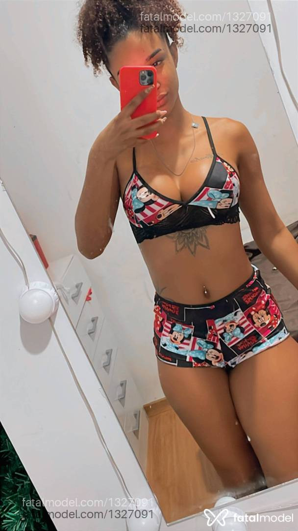 Acompanhante mulher com cabelo castanho de olhos pretos em Rio de Janeiro - Larissa Mendes
