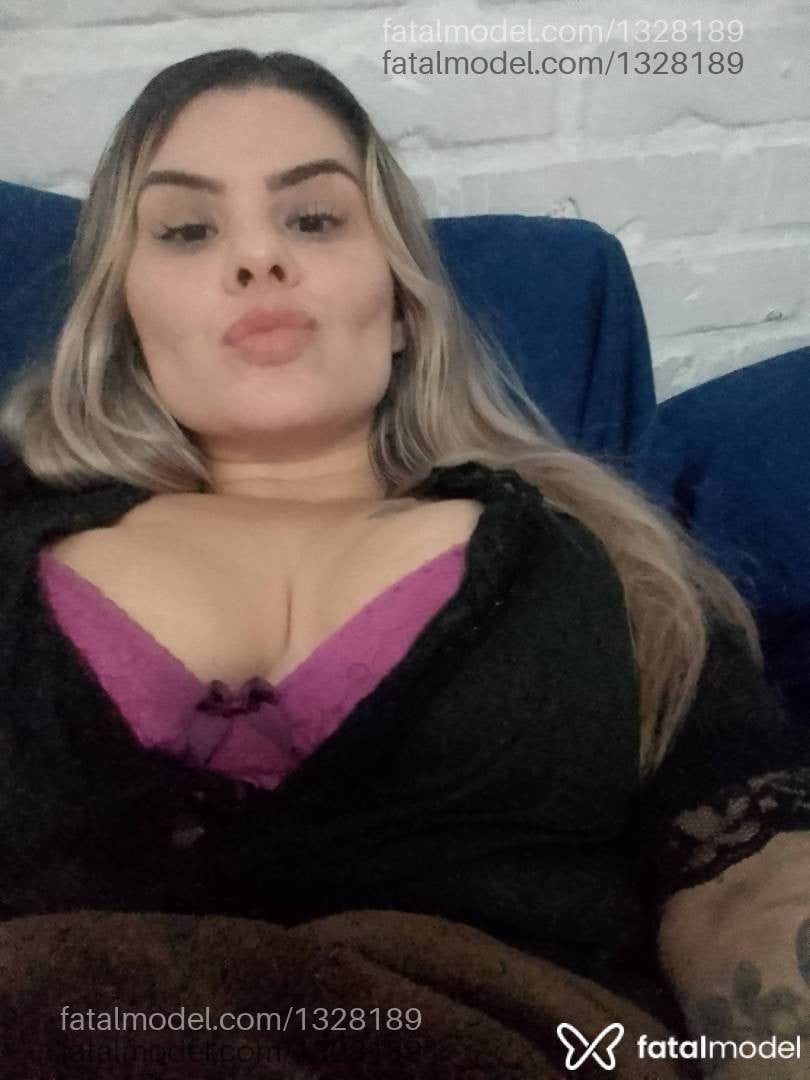 Acompanhante mulher loira (o) de olhos castanhos - Larissa ferraz