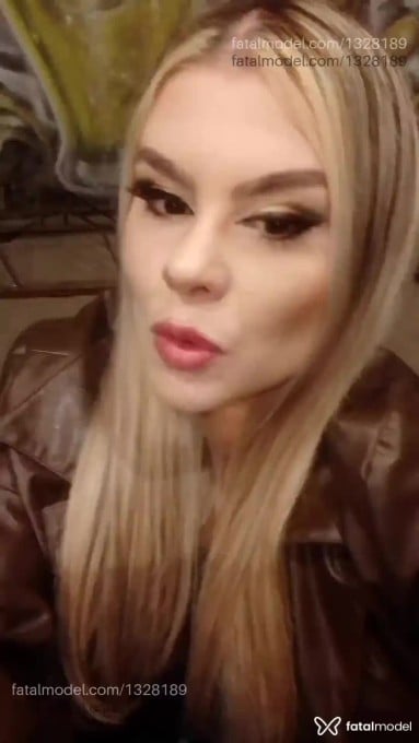 Acompanhante mulher loira (o) de olhos castanhos em Joinville - Larissa ferraz
