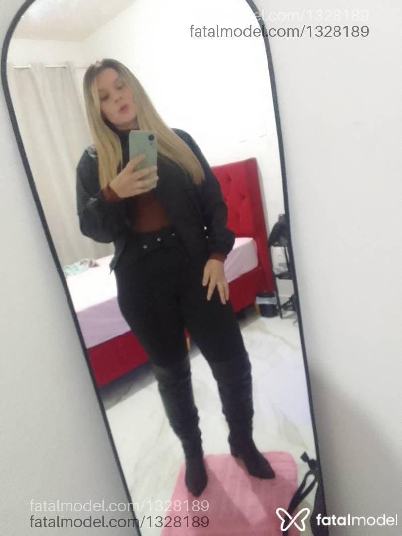 Acompanhante mulher loira (o) de olhos castanhos - Larissa ferraz