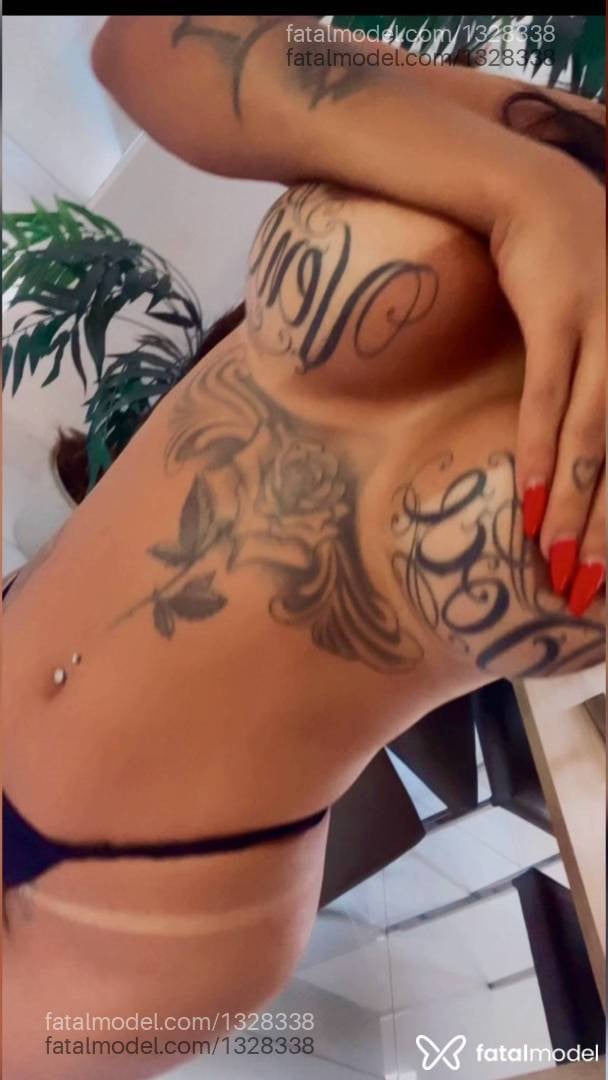Acompanhante mulher morena (o) de olhos castanhos - Elotatuada