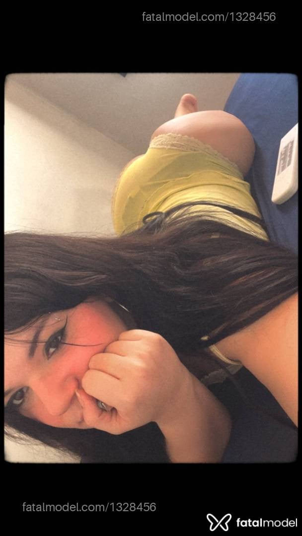 Acompanhante mulher com cabelo castanho de olhos castanhos - Paty