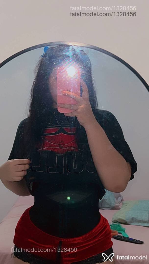 Acompanhante mulher com cabelo castanho de olhos castanhos - Paty