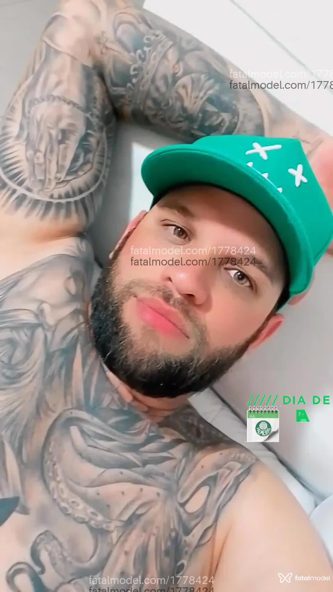 Acompanhante homem sem cabelo de olhos verdes - Bruno Dantas Acompanhante homem sem cabelo de olhos verdes - Bruno Dantas