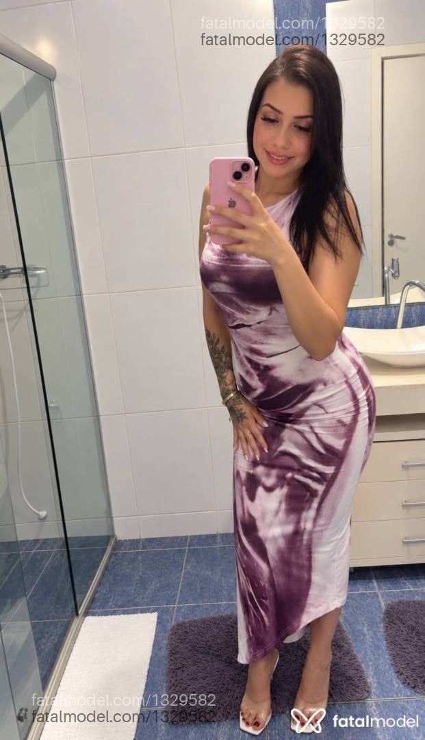 Acompanhante mulher morena (o) de olhos pretos - Suelen