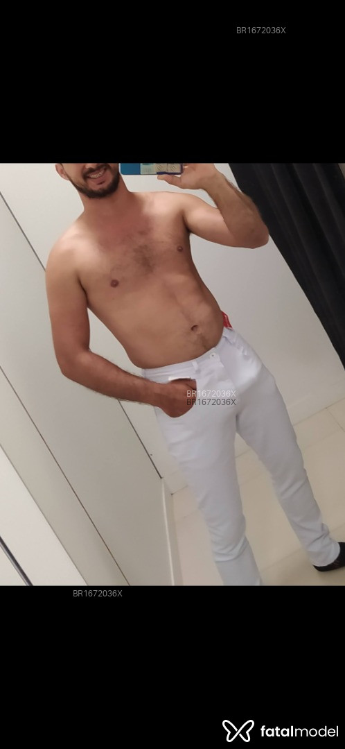 Acompanhante homem com cabelo castanho de olhos castanhos em Ariquemes Acompanhante homem com cabelo castanho de olhos castanhos em Ariquemes - Bruno