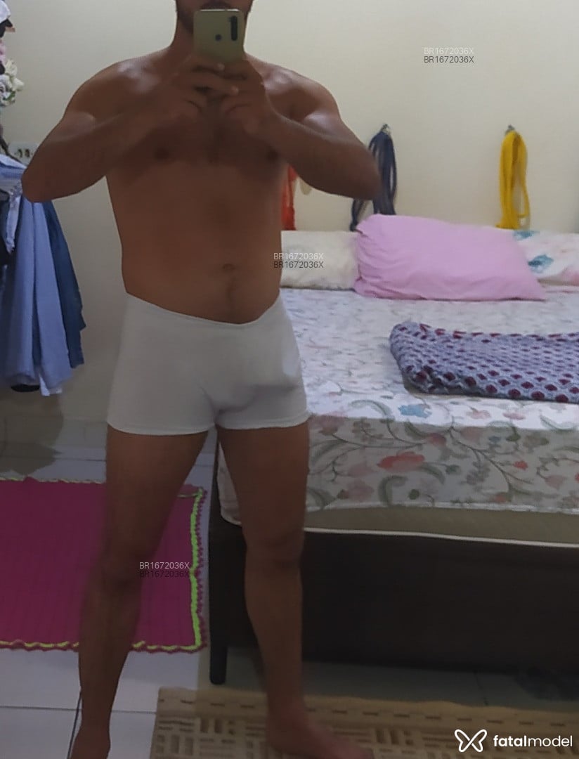 Acompanhante homem com cabelo castanho de olhos castanhos em Ariquemes Acompanhante homem com cabelo castanho de olhos castanhos em Ariquemes - Bruno