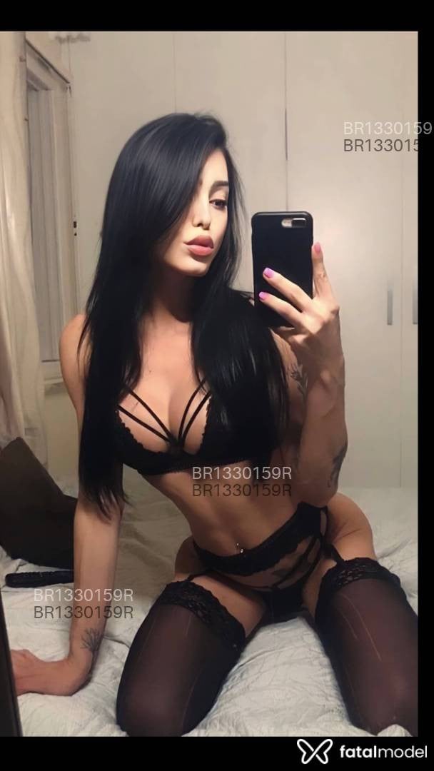 Acompanhante mulher trans morena (o) de olhos castanhos em Balneário Camboriú - Miley Rosa