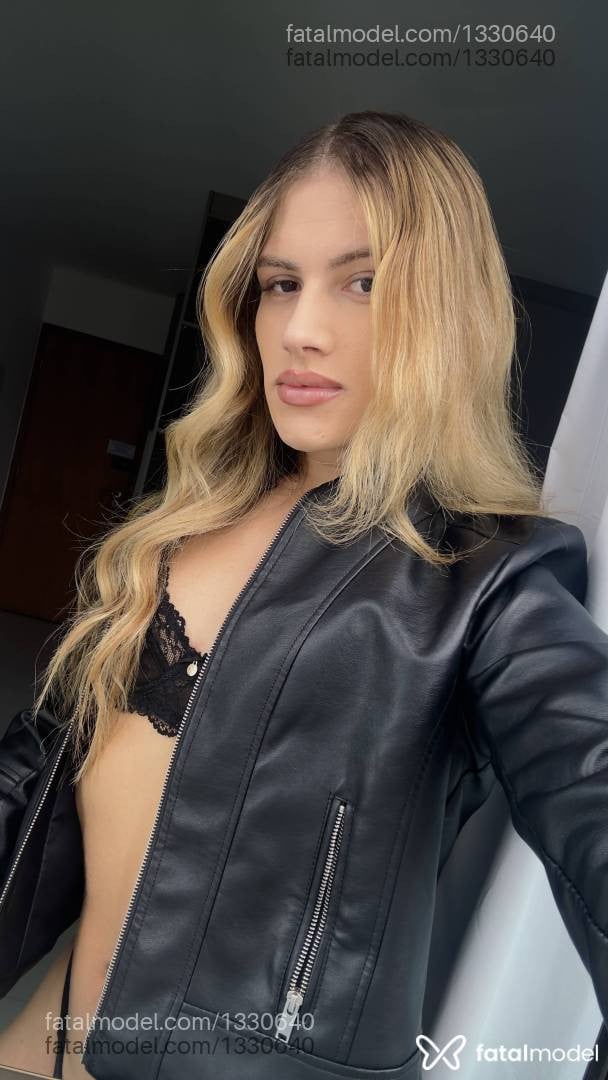 Acompanhante mulher trans loira (o) de olhos castanhos em São Paulo - Thayna Leite
