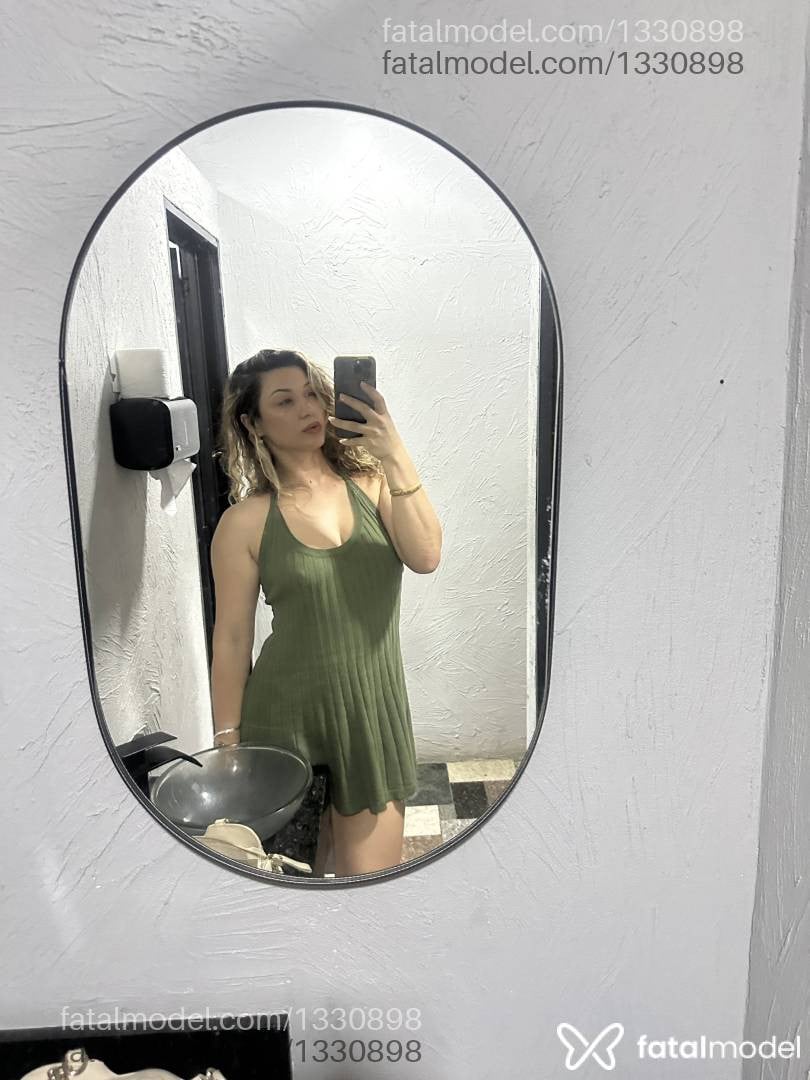 Acompanhante mulher loira (o) de olhos castanhos - Grazi tresolde