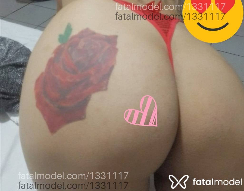 Acompanhante mulher loira (o) de olhos castanhos - Danielyz