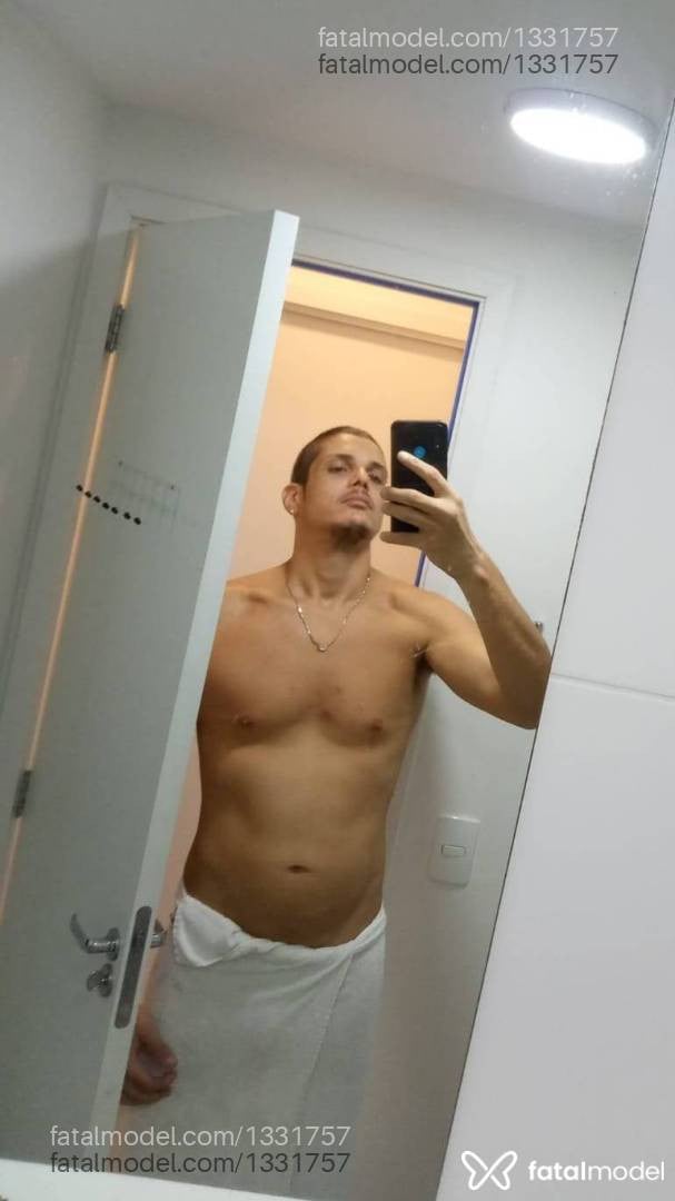 Acompanhante homem com cabelo castanho de olhos mel em São Paulo Acompanhante homem com cabelo castanho de olhos mel em São Paulo - Albuquerque Domina