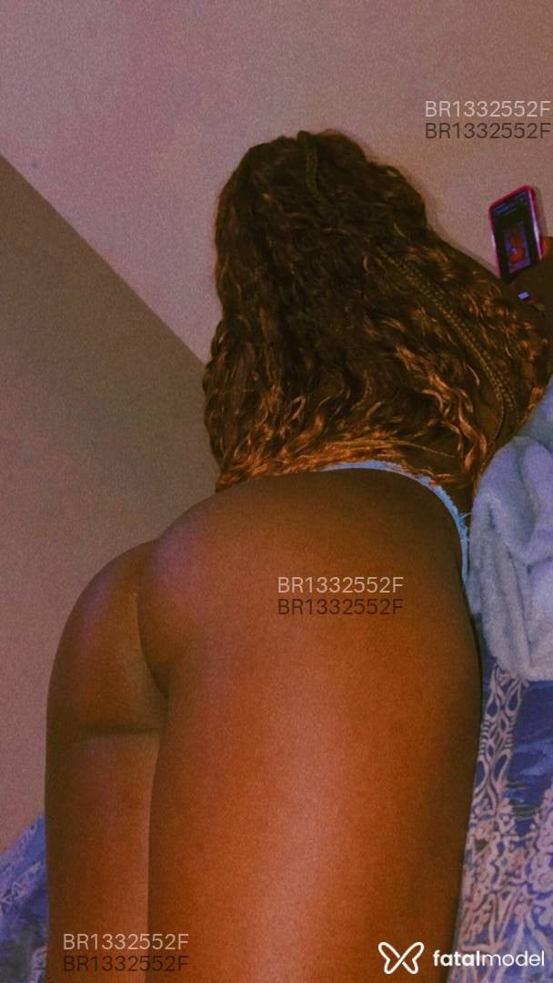 Acompanhante mulher com cabelo castanho de olhos castanhos - Thaís Escobar Acompanhante mulher com cabelo castanho de olhos castanhos - Thaís Escobar
