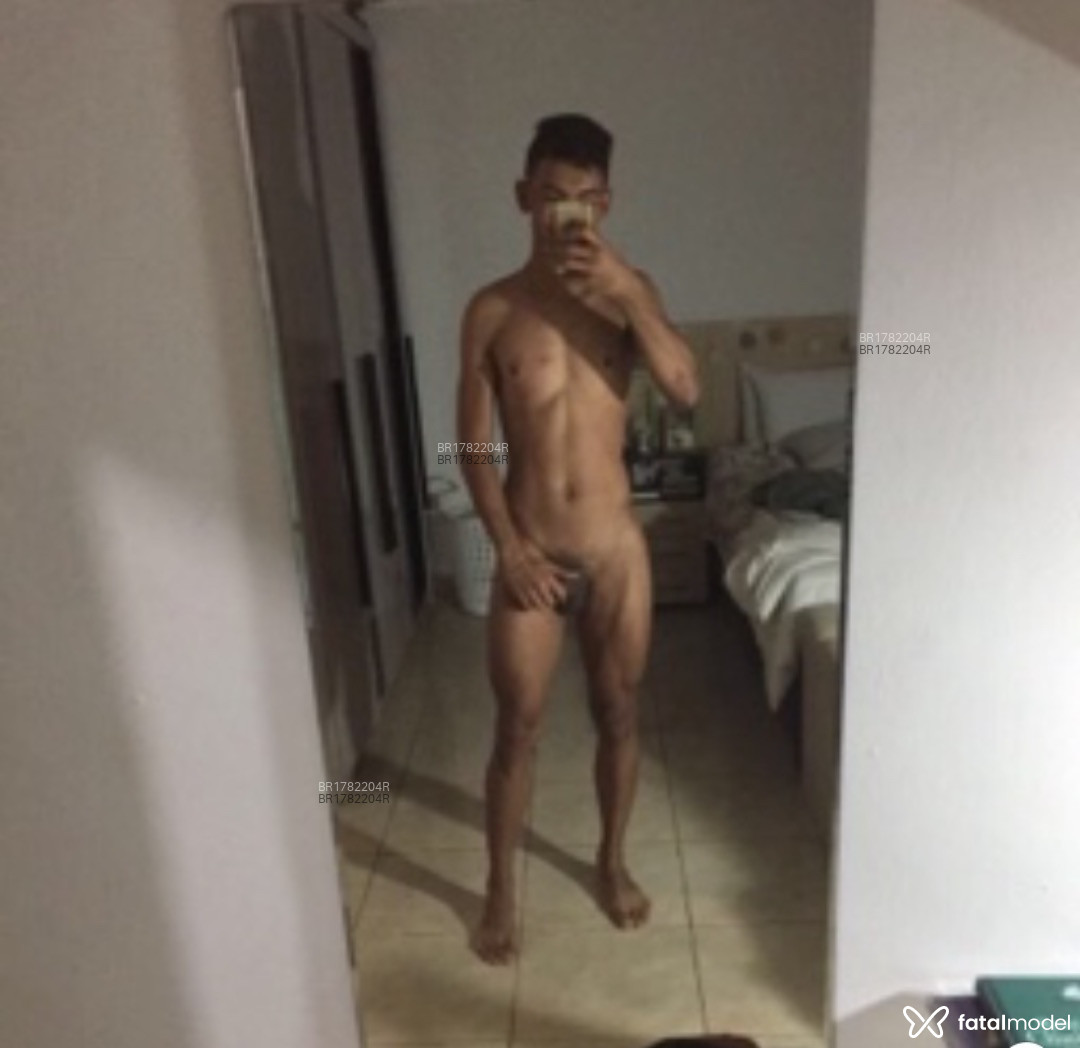 Acompanhante homem morena (o) de olhos castanhos - Breno