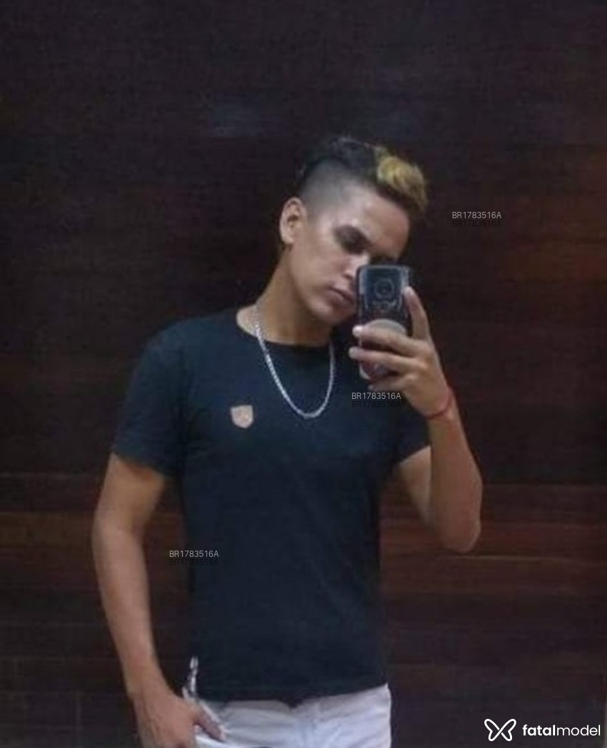 Acompanhante homem morena (o) de olhos castanhos em Itajaí - Adyann