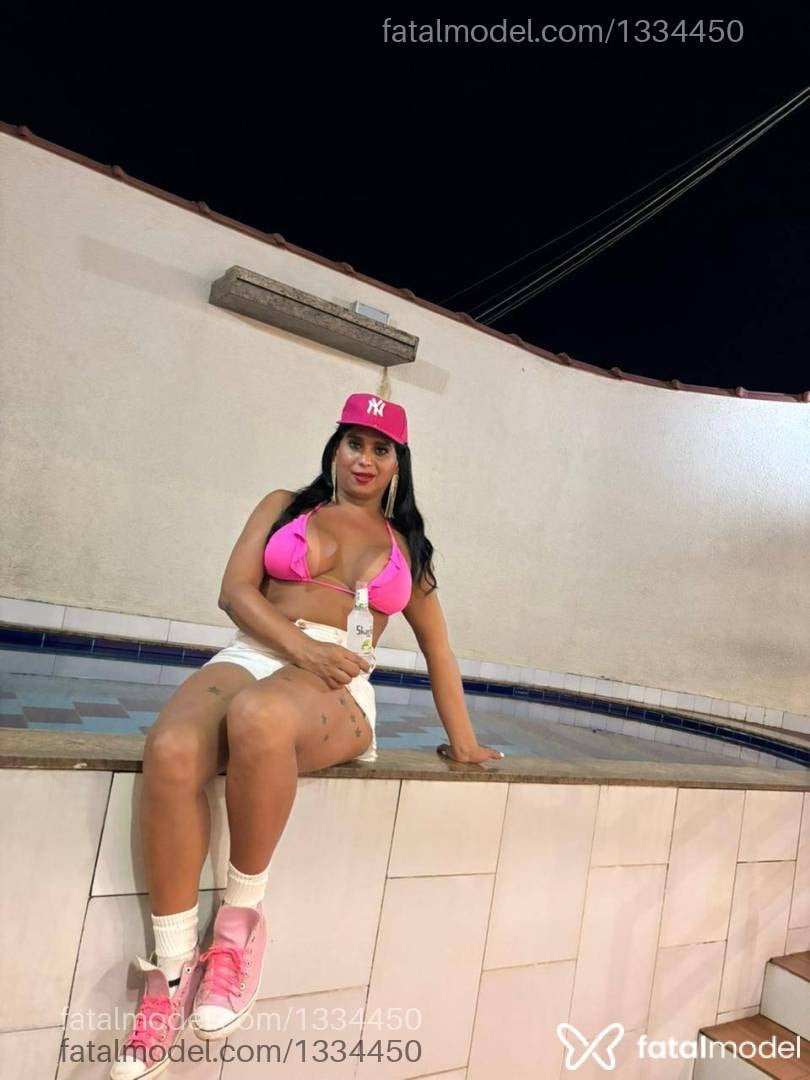 Acompanhante travesti morena (o) de olhos castanhos - Noêmia abravanel