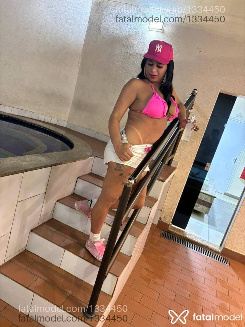 Acompanhante travesti morena (o) de olhos castanhos - Noêmia abravanel