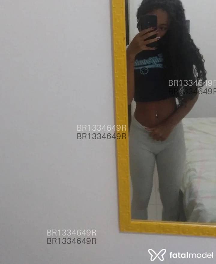 Acompanhante mulher com cabelo castanho de olhos castanhos - Amanda