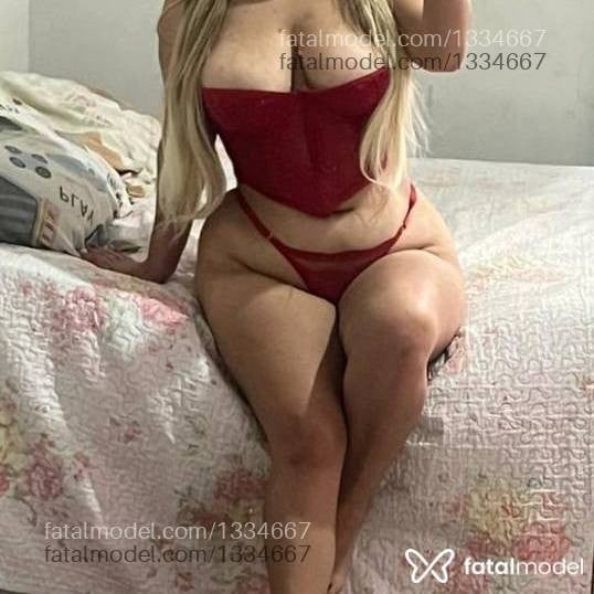 Acompanhante mulher loira (o) de olhos castanhos - Bruna Bennett