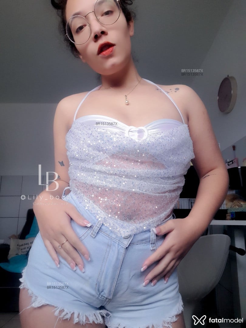 Acompanhante mulher com cabelo castanho de olhos castanhos em Virtual - Lily Boo