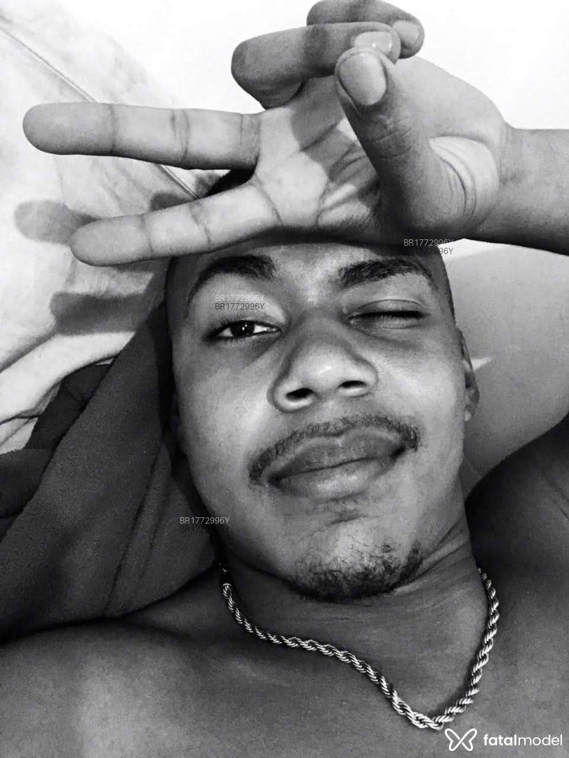 Acompanhante homem morena (o) de olhos pretos em São Carlos - Adriano Santos