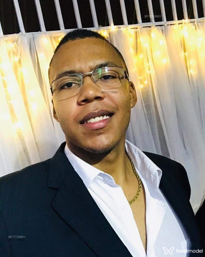 Acompanhante homem morena (o) de olhos pretos em São Carlos - Adriano Santos