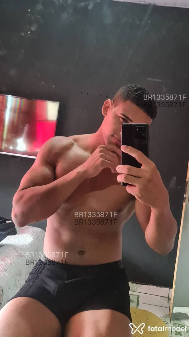 Acompanhante homem morena (o) de olhos castanhos em Virtual - Kaleb