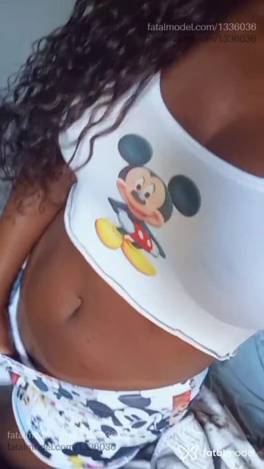 Acompanhante mulher com cabelo castanho de olhos pretos - Kakaw Augusta Acompanhante mulher com cabelo castanho de olhos pretos - Kakaw Augusta