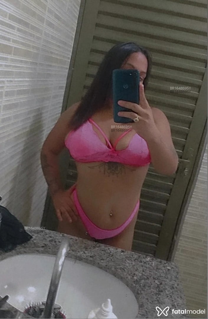 Acompanhante mulher com cabelo castanho de olhos castanhos em Varginha Acompanhante mulher com cabelo castanho de olhos castanhos em Varginha - Lolla
